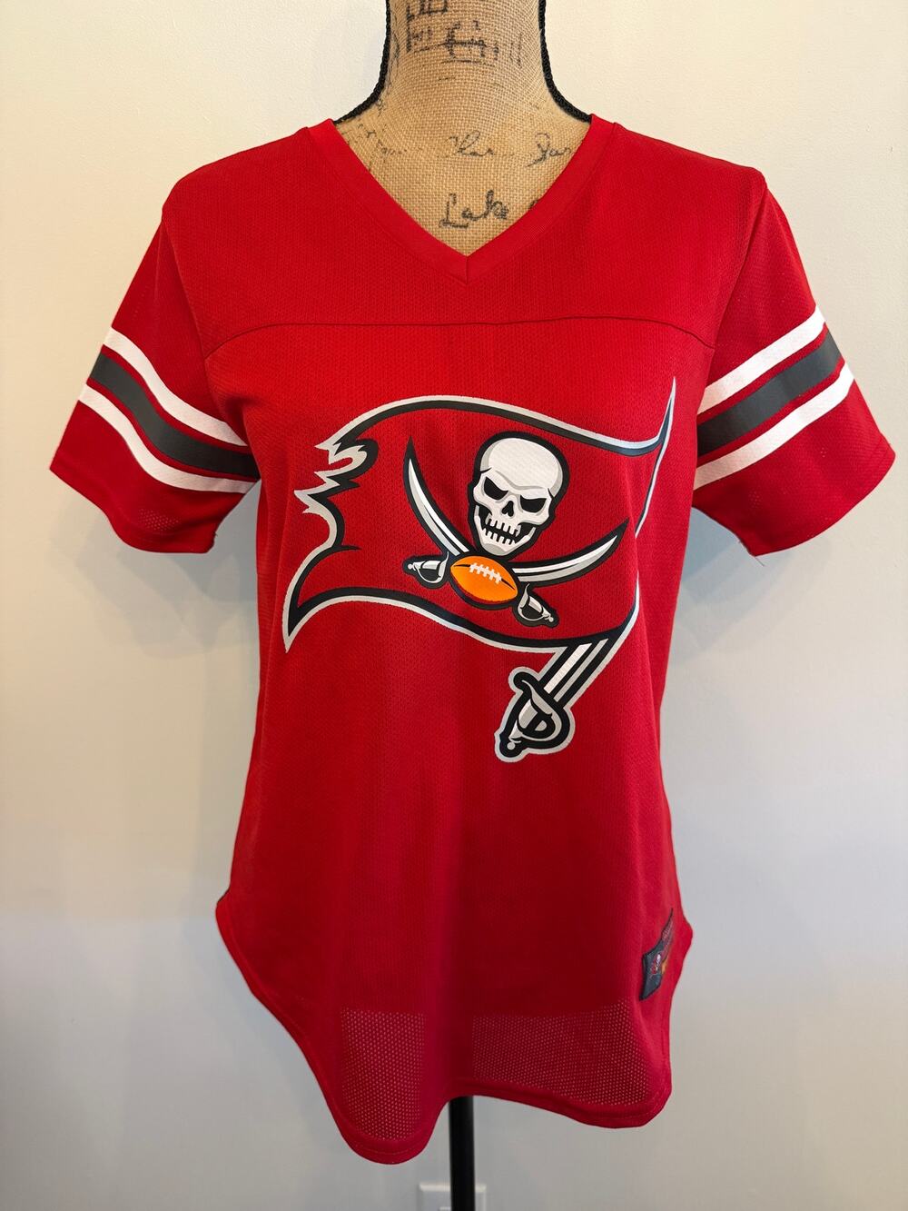 Tampa Bay Buccaneers NFL Team Apparel Women’s Jersey Size Medium